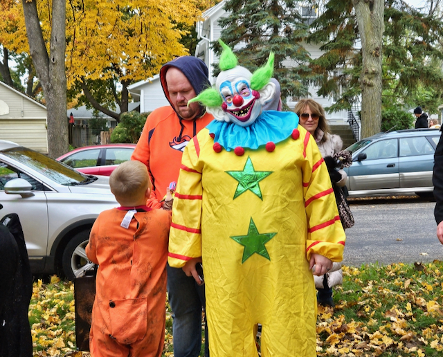 Fort goes trickortreating (Fort Atkinson