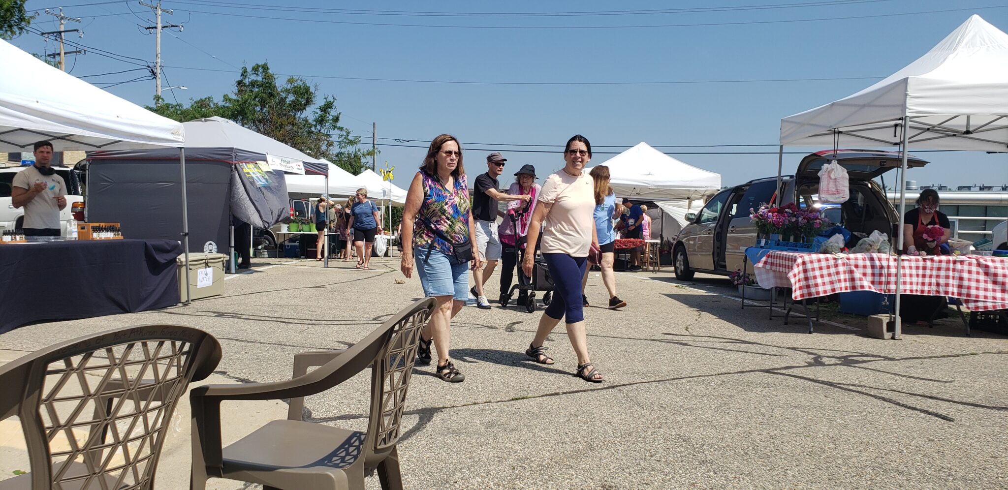 Farmers market and police bike auction bring patrons downtown