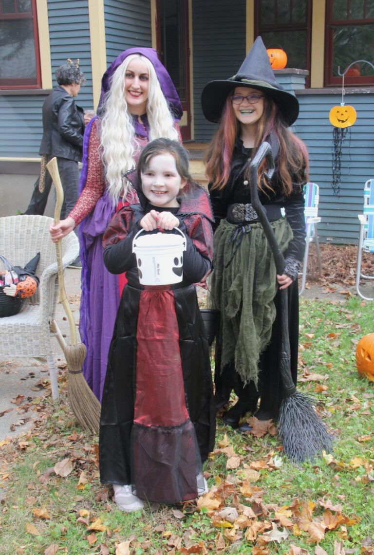 Fort goes trickortreating (Fort Atkinson