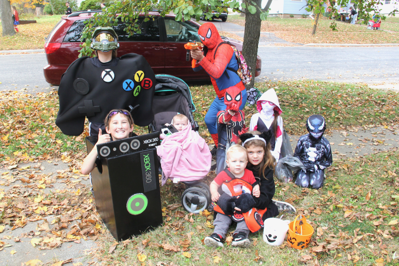 Fort goes trickortreating (Fort Atkinson