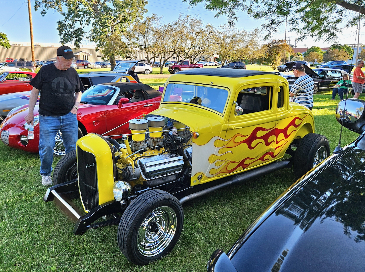 Vintage, restored vehicles fill Fort’s Jones Park